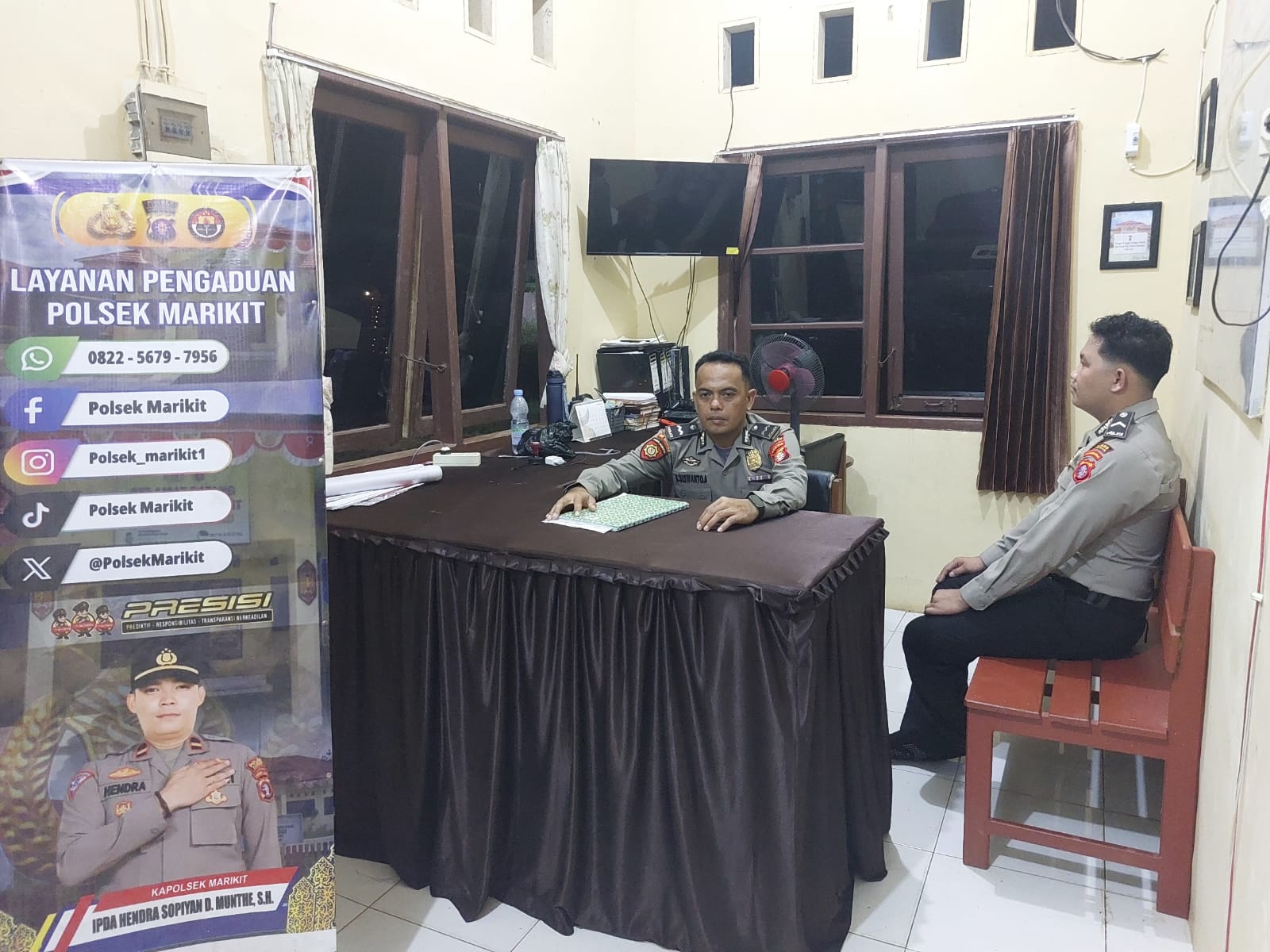 Pantau giat warga Antisipasi Gangguan Kamtibmas Polsek Marikit Stand by di Mako Pantau Situasi diwilayah Kec. Marikit, Kab. Katingan.