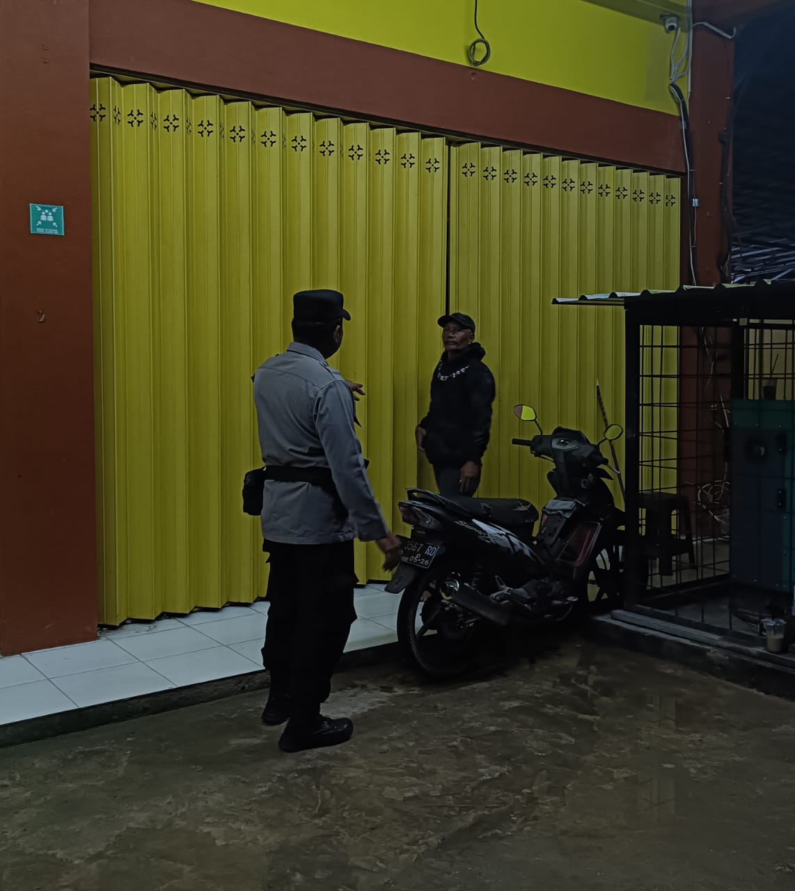 Piket Polsek Bulik melaksanakan sambang dan Silaturahmi kemasyarakat