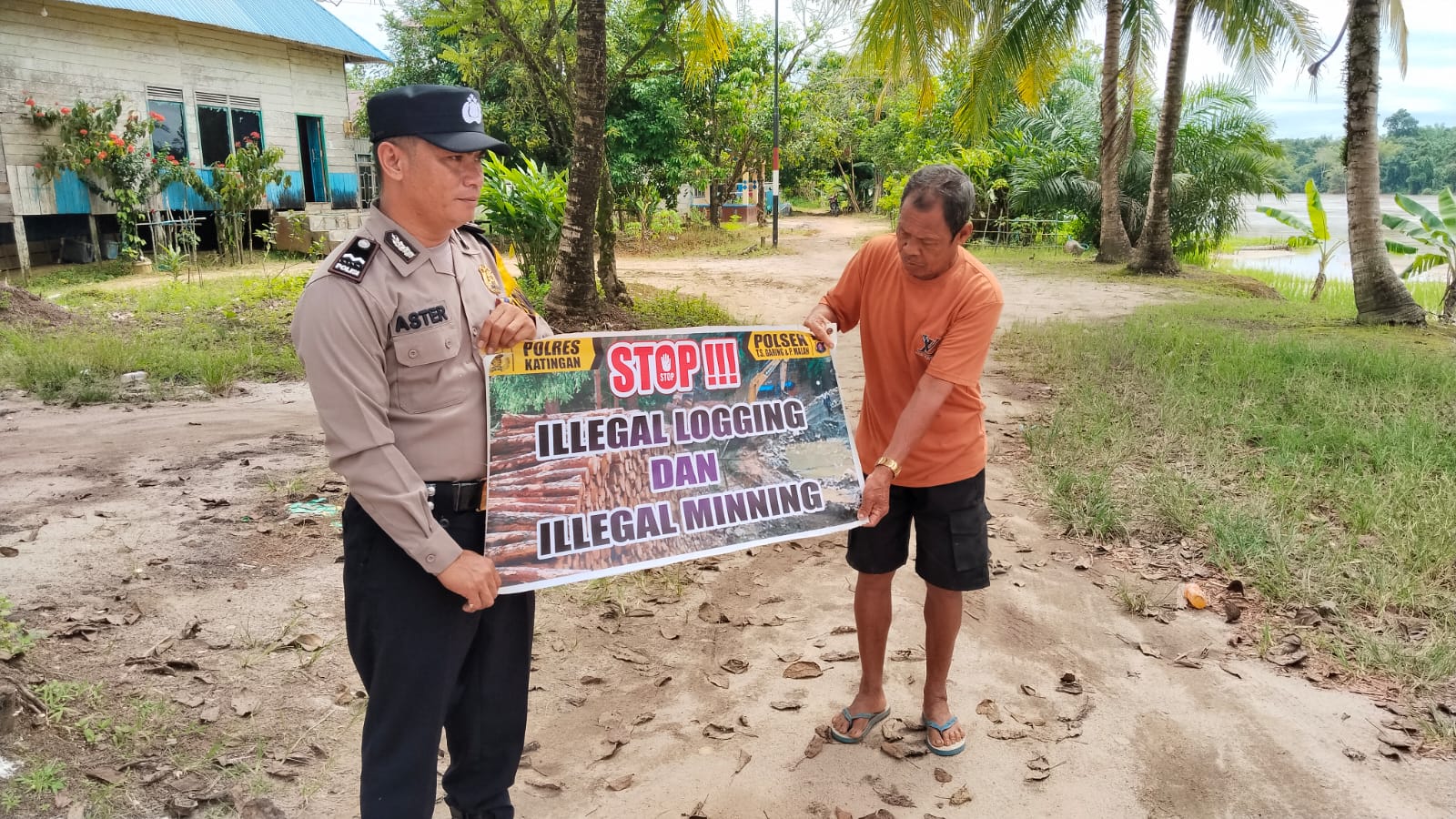 Bhabin Polsek Tws Garing gencar gencar dan Pulau Malan rutin sosialisasi larangan ilegal Logging dan Meaning.
