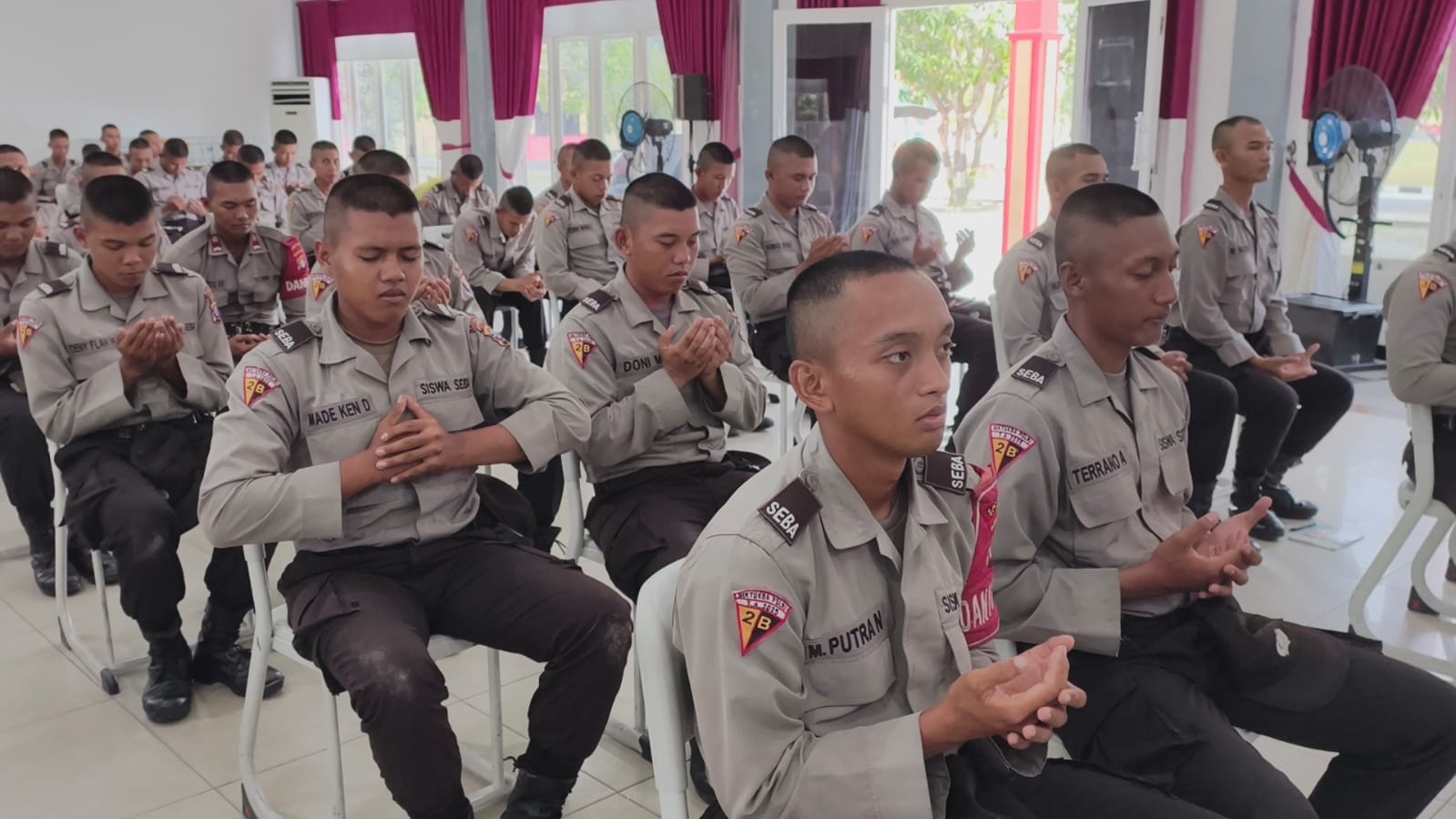 Misi Kemanusiaan, Siswa SPN Polda Kalteng Sumbangan Rejeki untuk Korban Bencana Alam di Sumatera