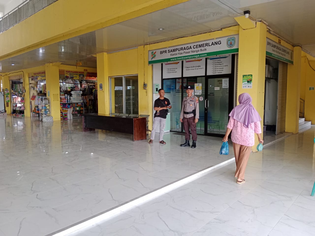 Personel Polsek melaksanakan Patroli di Wilkum Polsek Bulik