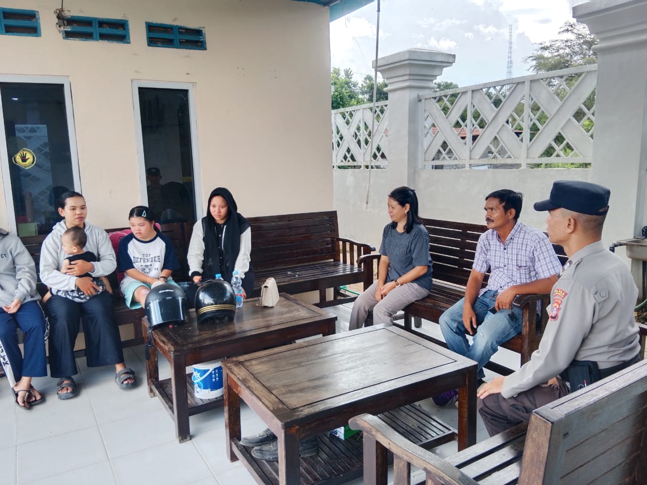 Piket Polsek Bulik melaksanakan sambang dan Silaturahmi kemasyarakat