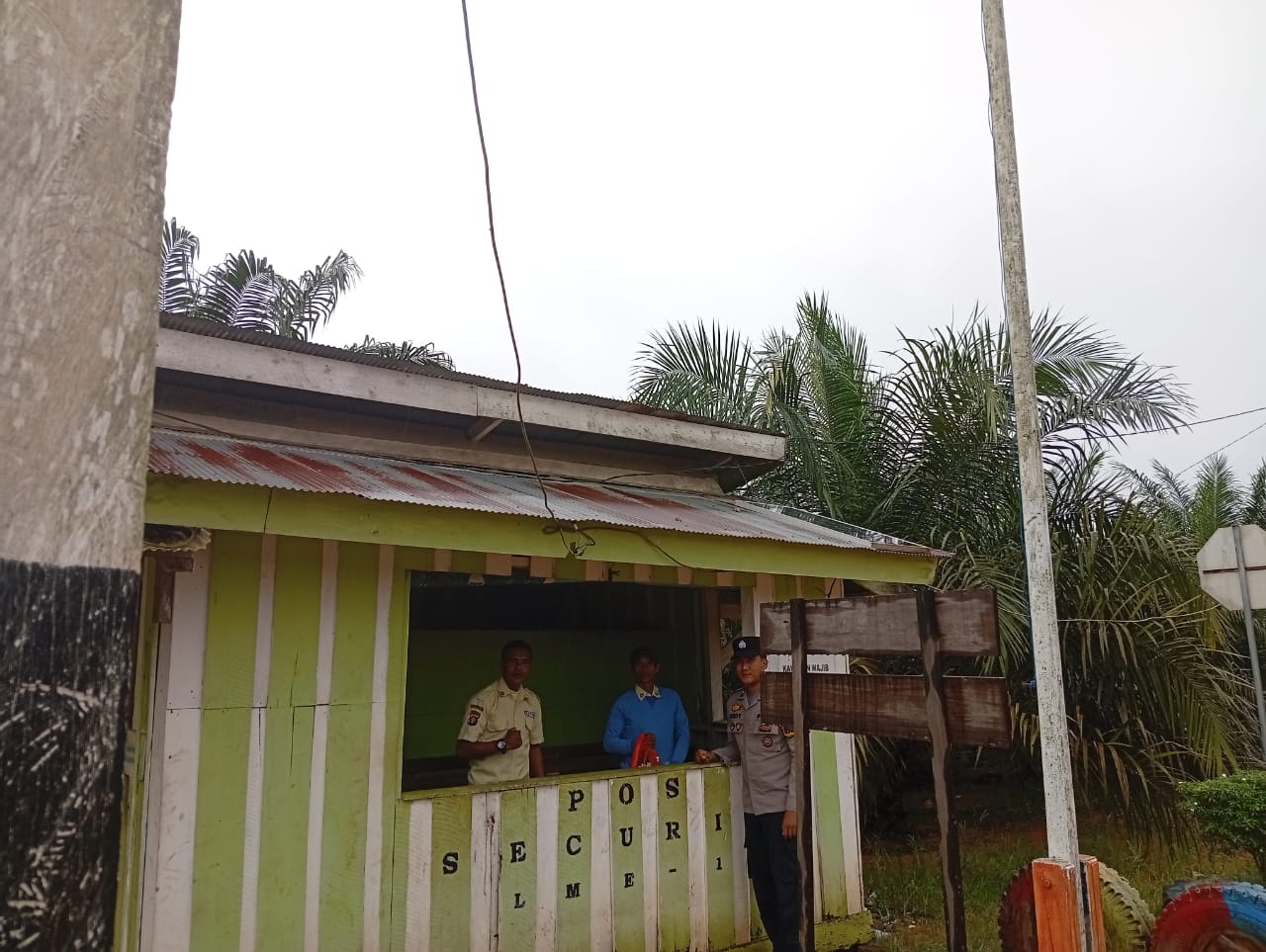 Personil Polsek Lamandau Patroli dan Sambang Pos Satpam Perusahaan