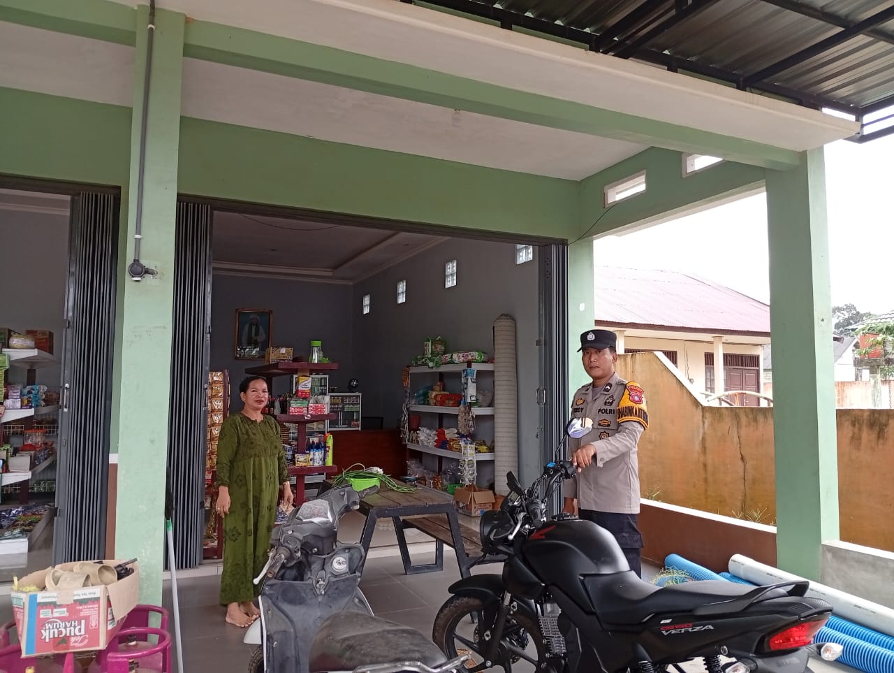 Personil Polsek Lamandau Sambang Ke Pedagang
