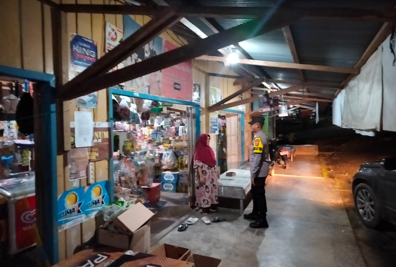 Piket Polsek Delang Silaturahmi Ke Masyarakat