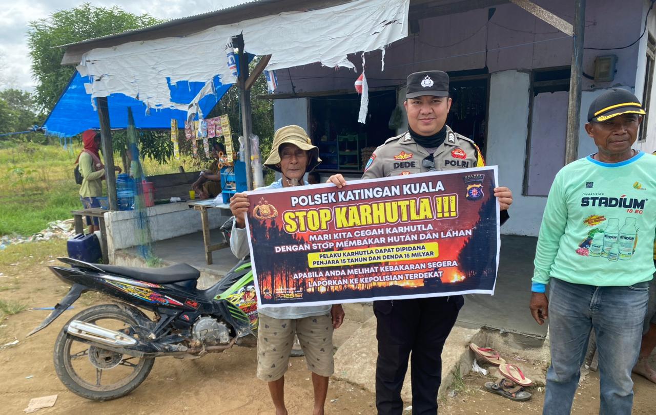 Bhabinkamtibmas Desa Jaya Makmur Sampaikan Himbauan tentang Karhutla Kepada petani