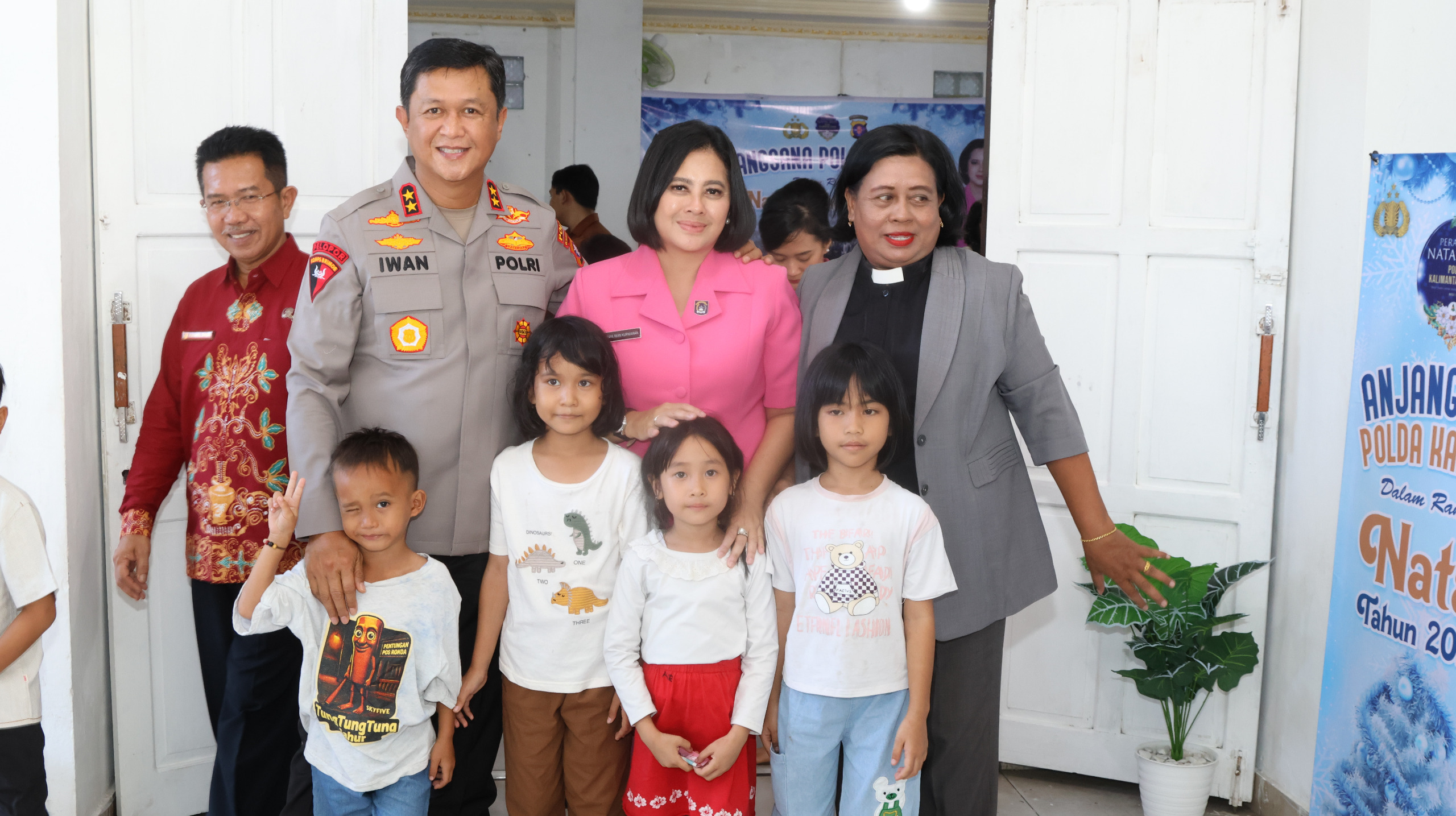 Peduli Kasih Jelang Natal, Polda Kalteng Gelar Anjangsana ke 5 Panti Asuhan di Palangka Raya