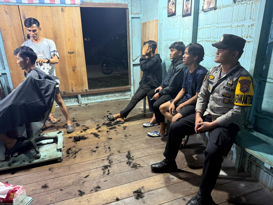 Polsek Montallat Laksanakan Patroli Malam Untuk Ciptakan Keamanan Dan Ketertiban Masyarakat