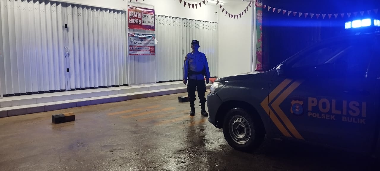Personil Piket Polsek Bulik Laksanakan Patroli Pertokoan