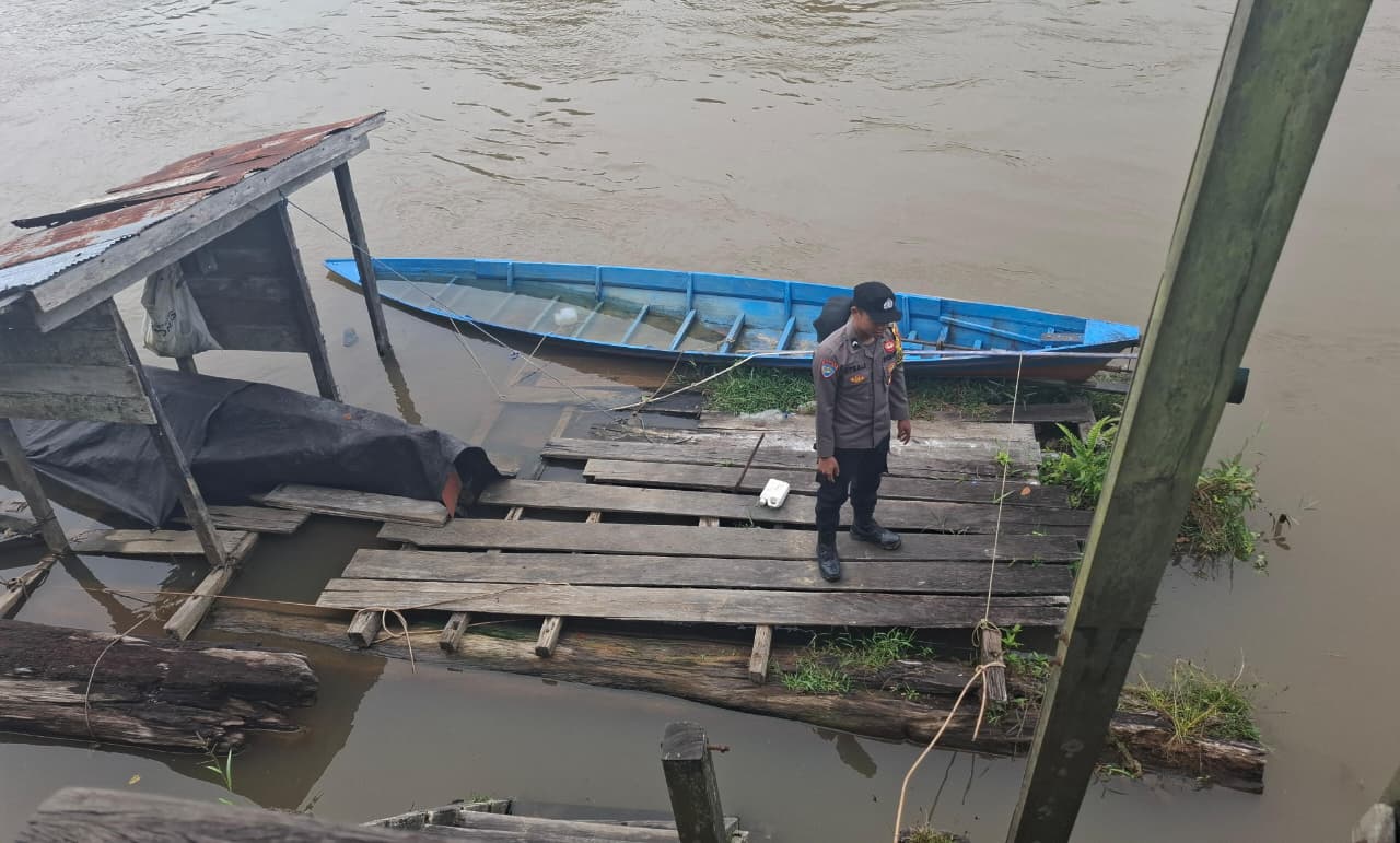 Piket Polsek Cek Debit Air Sungai Lamandau
