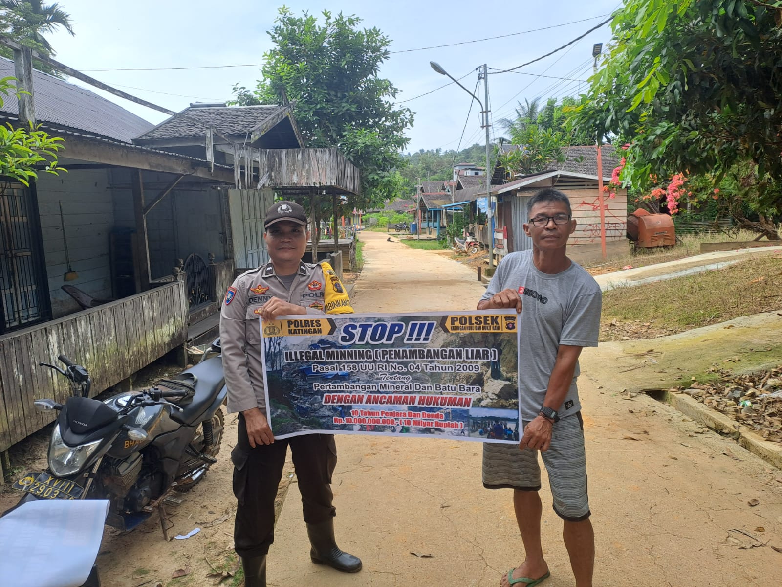 Upaya pencegahan Penambangan Emas Tanpa Ijin (PETI) di Kecamatan Katingan Hulu dan Bukit Raya, Bhabinkamtibmas sosialisasi kepada masyarakat.