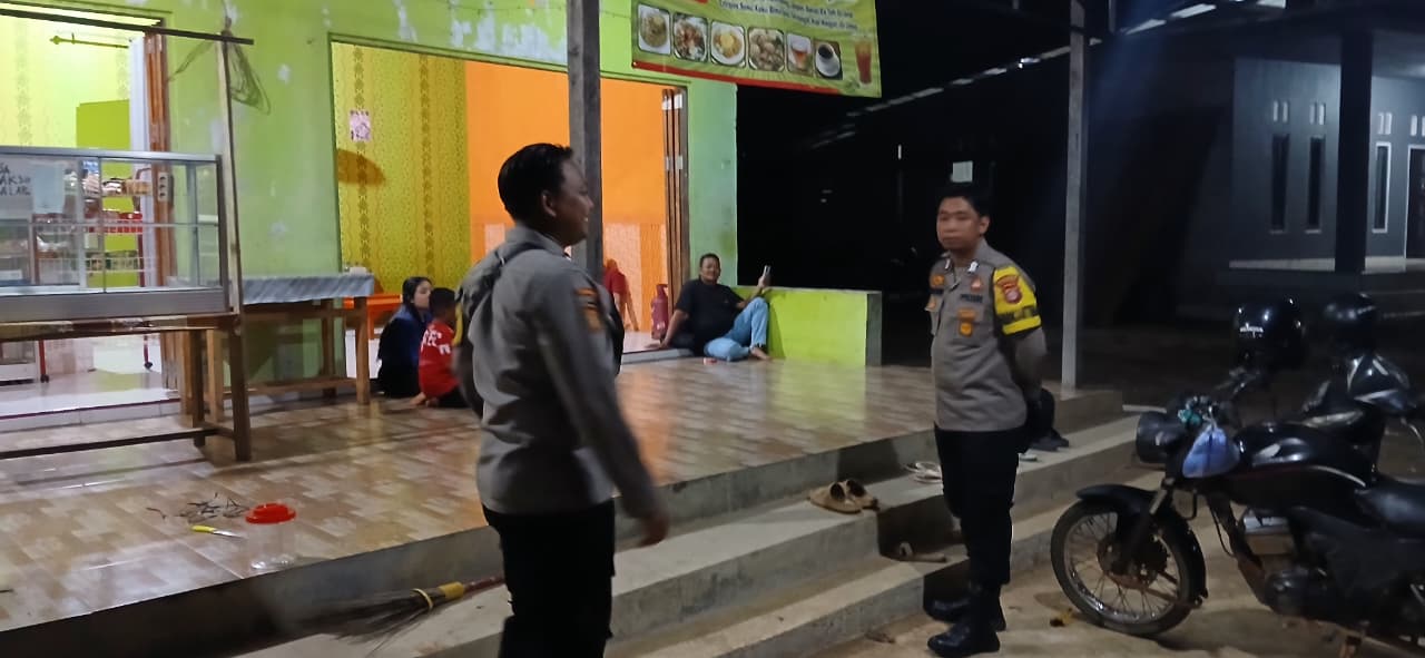 Personel Polsek lamandau melaksanakan sambang kerumah warga