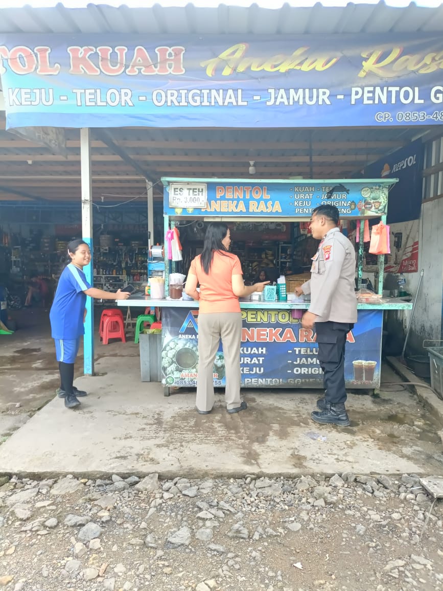 Piket Polsek Bulik Sambangi Pedagang Berikan Pesan Kamtibmas