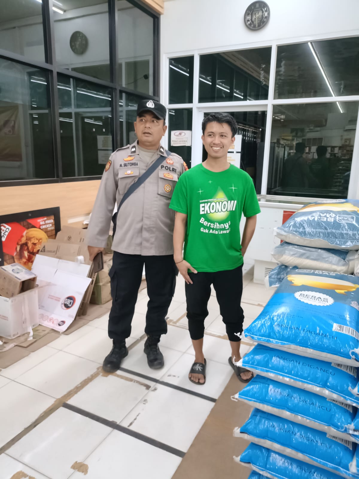 Personil Piket Polsek Bulik Laksanakan Patroli Pertokoan