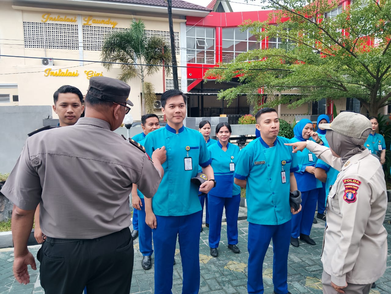 Rumkit Bhayangkara Palangka Raya Gelar Pemeriksaan Kerapian dan Sikap Tampang Personel
