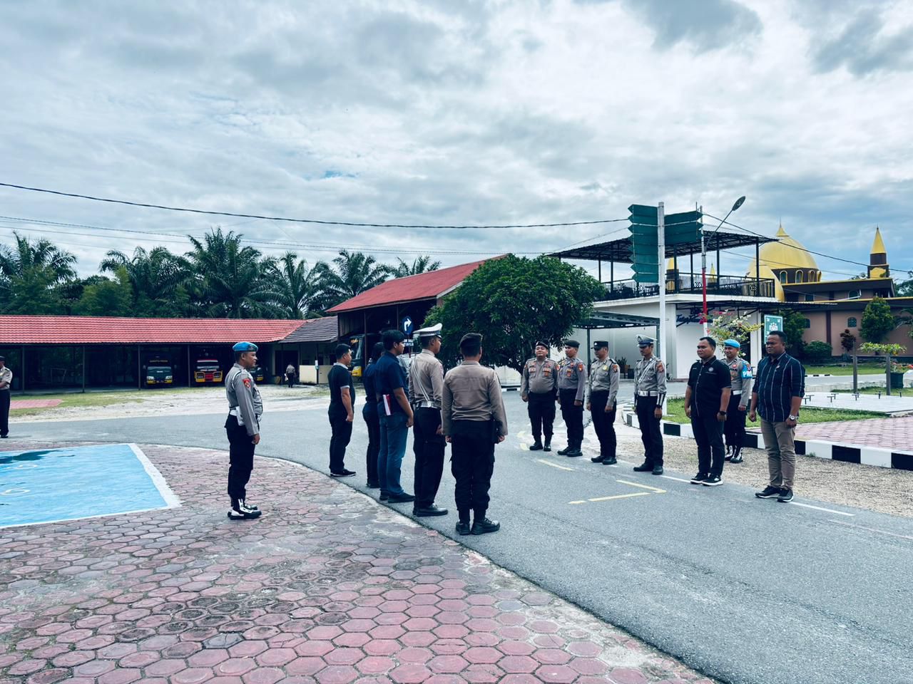 Sat Samapta Polres Katingan Melaksanakan Serah Terima Piket Jaga Lama ke Piket Jaga Baru Dilanjutkan Pengecekan Tahanan