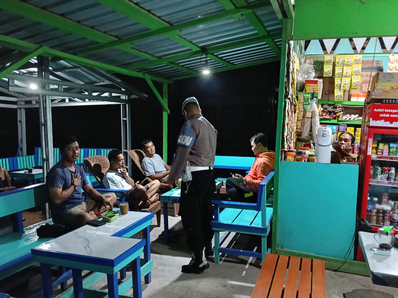 Piket Polsek Bulik melaksanakan sambang dan Silaturahmi kemasyarakat