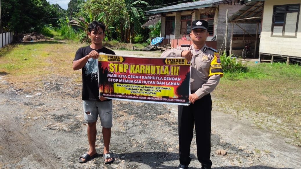 Polsek Tewang Sangalang Garing dan Pulau Malan Sampaikan Imbauan Pencegahan Karhutla Kepada Warga