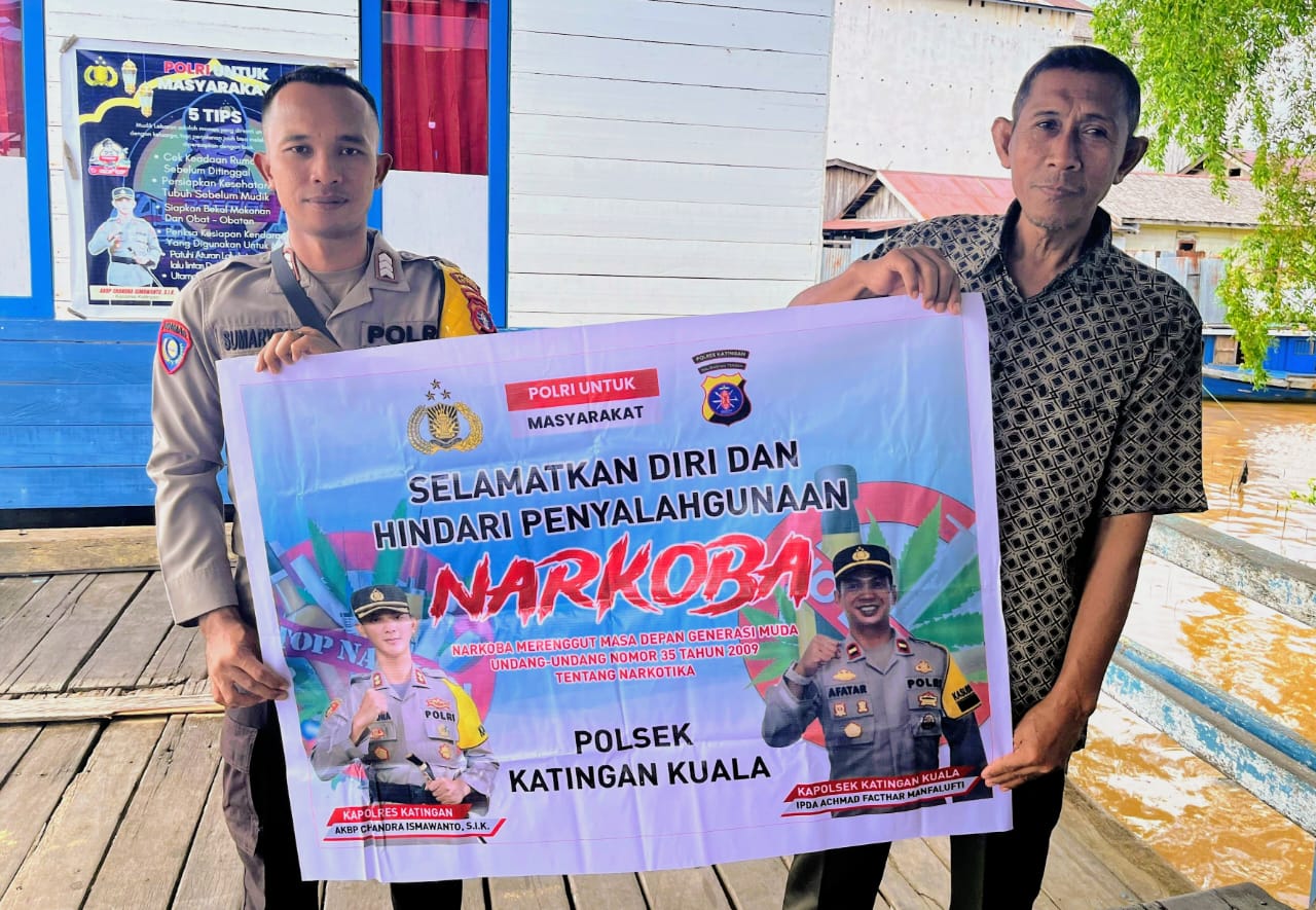 Personil Polsek Katingan Kuala Sosialisasi Tentang Bahaya Narkoba Serta Menghimbau Masyarakat Untuk Tidak Menggunakan dan Menjauhi Narkoba