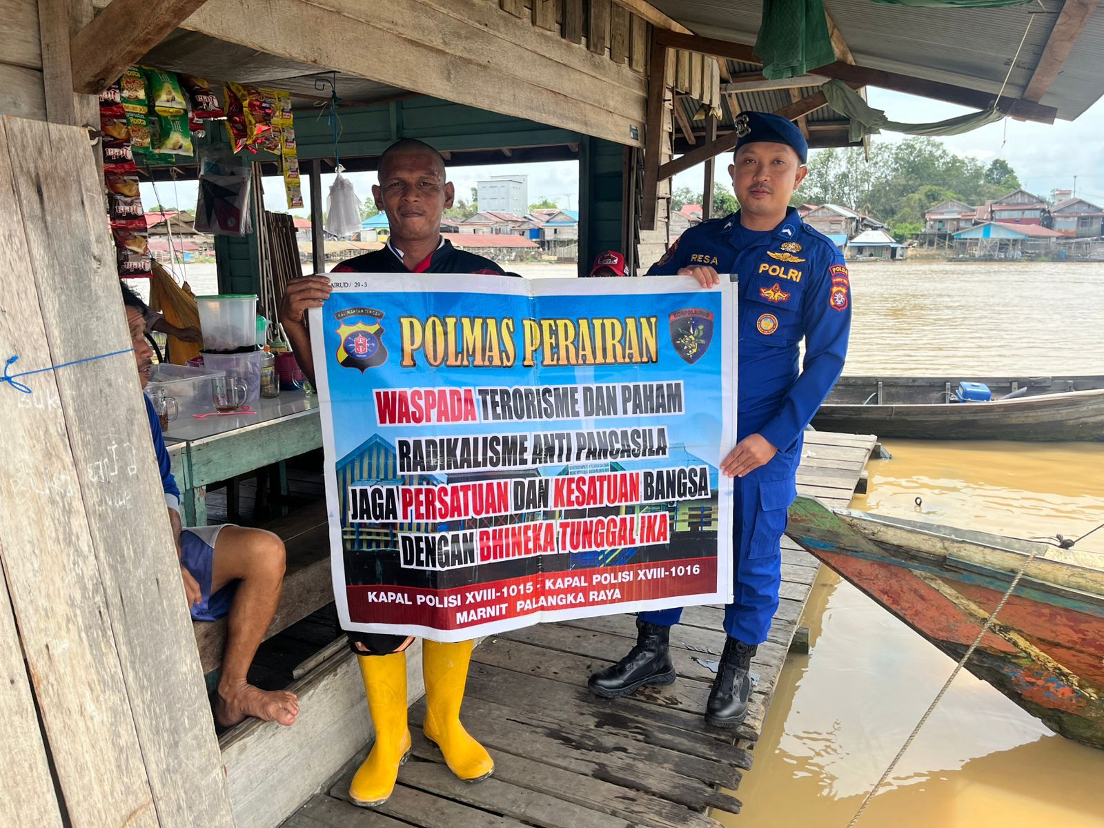 Ditpolairud Polda Kalteng Sambangi Masyarakat, Berikan Edukasi tentang Bahaya Terorisme dan Radikalisme