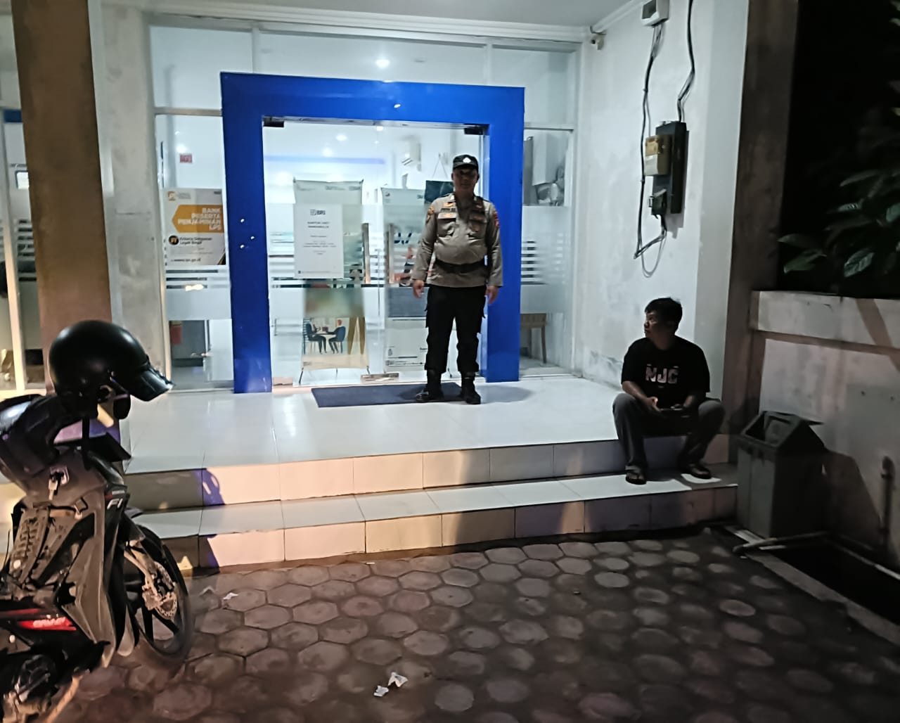Piket Malam Polsek Bulik Patroli ke Perbankan (ATM) diwilkum Polsek Bulik