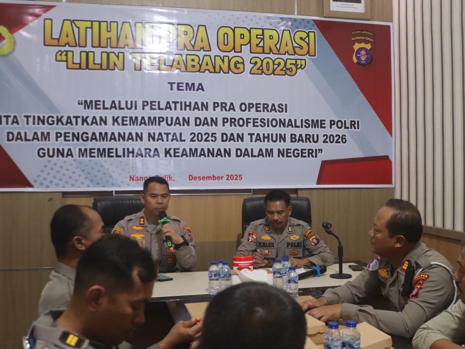 Kapolres Lamandau Pimpin Latihan Pra Operasi Lilin Telabang 2005 di Polres Lamandau