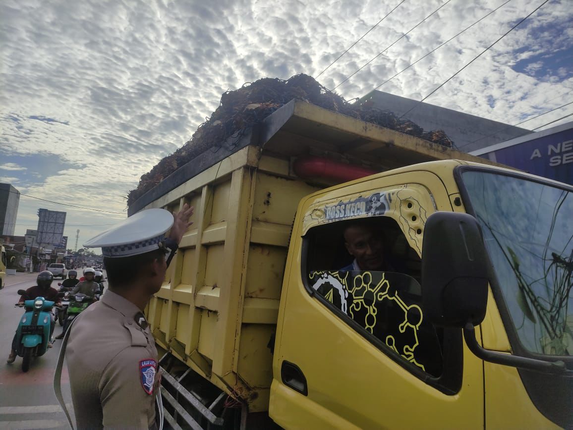 Satlantas Polres Katingan Sosialisasikan Stop Over Dimensi dan Over Loading Katingan