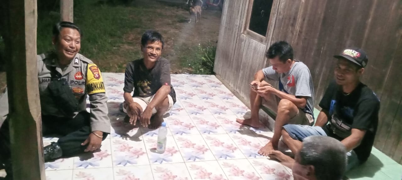 Personil Polsek Sambang kepada Masyarakat