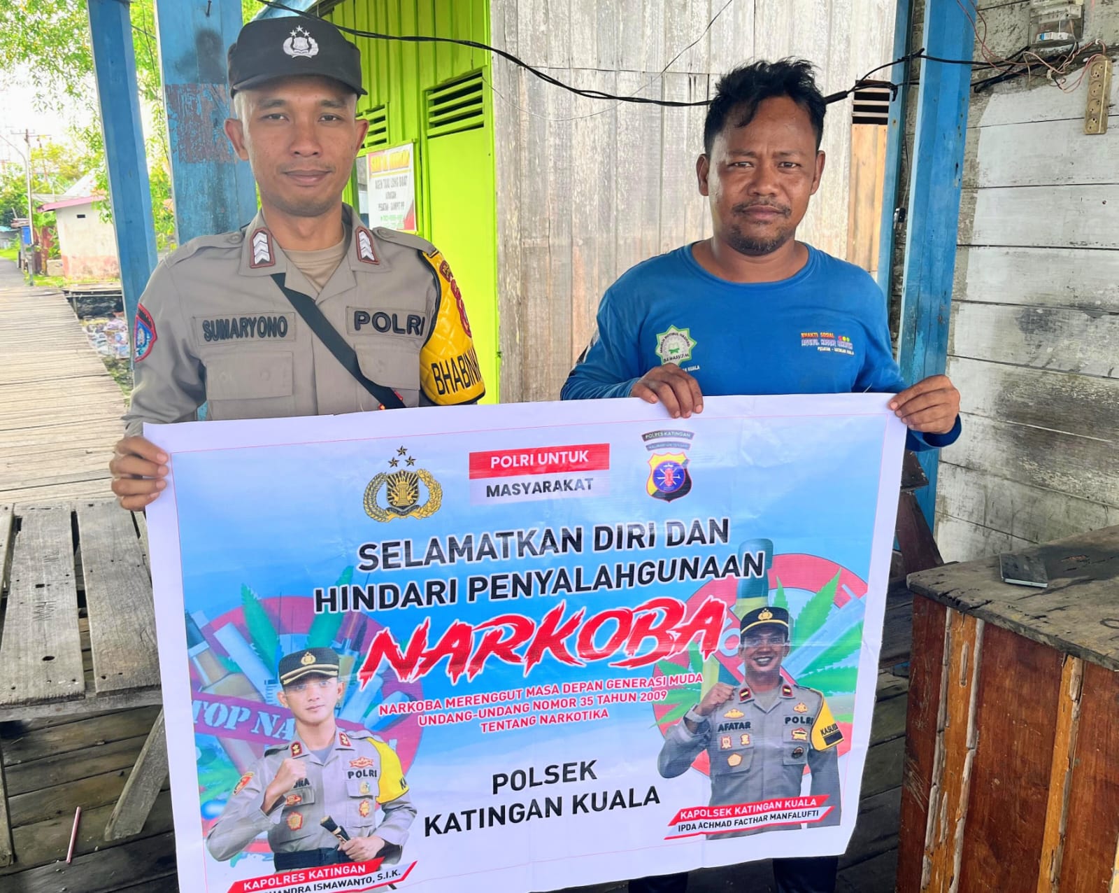 Personil Polsek Katingan Kuala Sosialisasi Tentang Bahaya Narkoba Serta Menghimbau Masyarakat Untuk Tidak Menggunakan dan Menjauhi Narkoba