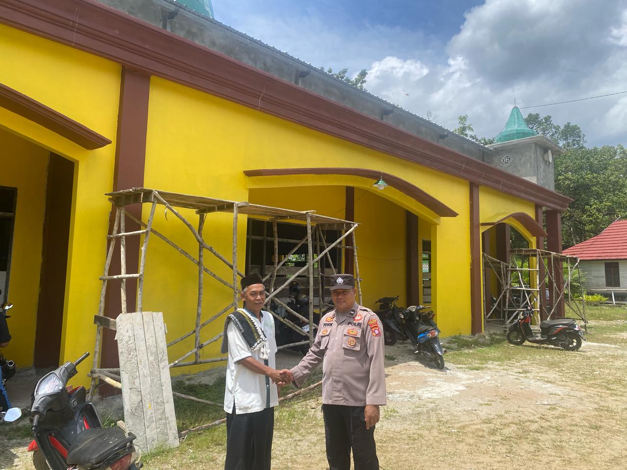 Personel Polsek Delang Laksanakan Silaturahmi ke Tokoh Agama Islam