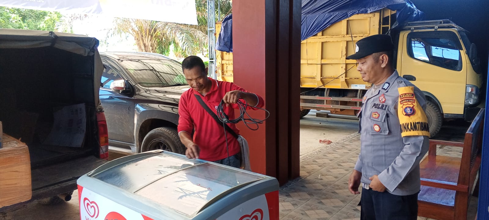 Piket Polsek lamandau melaksanakan Silaturahmi ke masyarakat