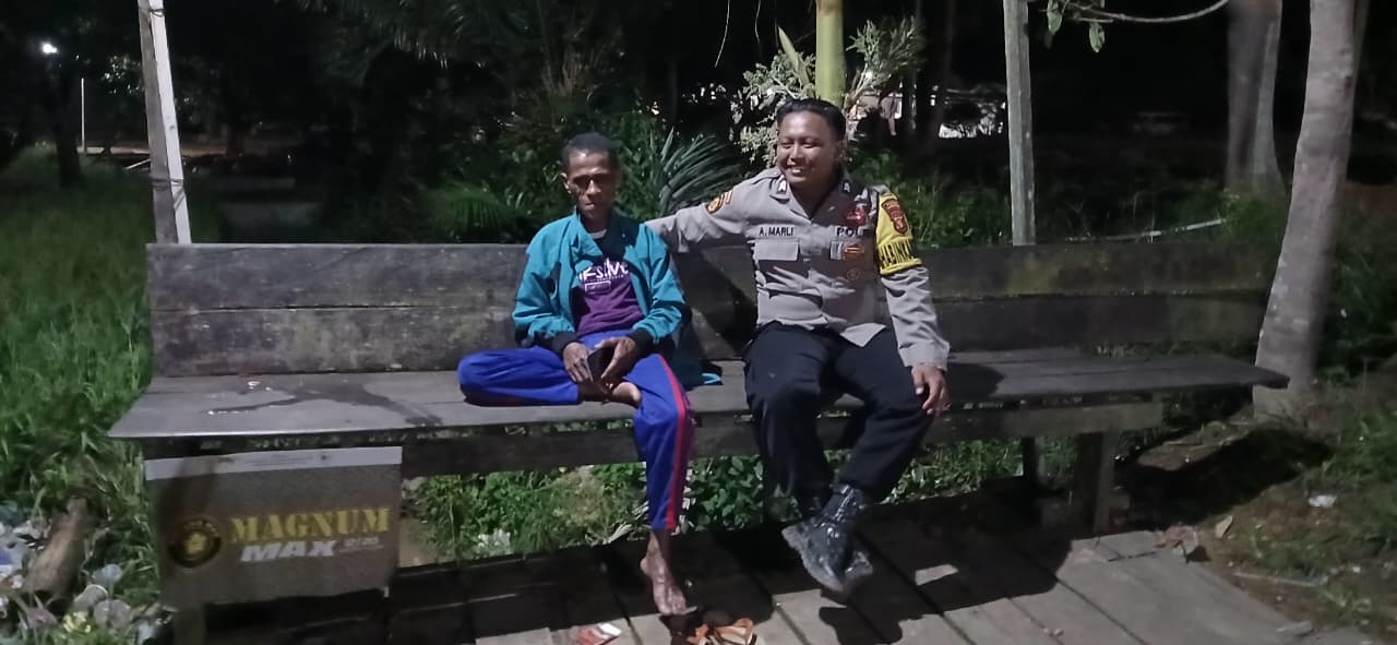 Personil Polsek Sambang kepada Masyarakat