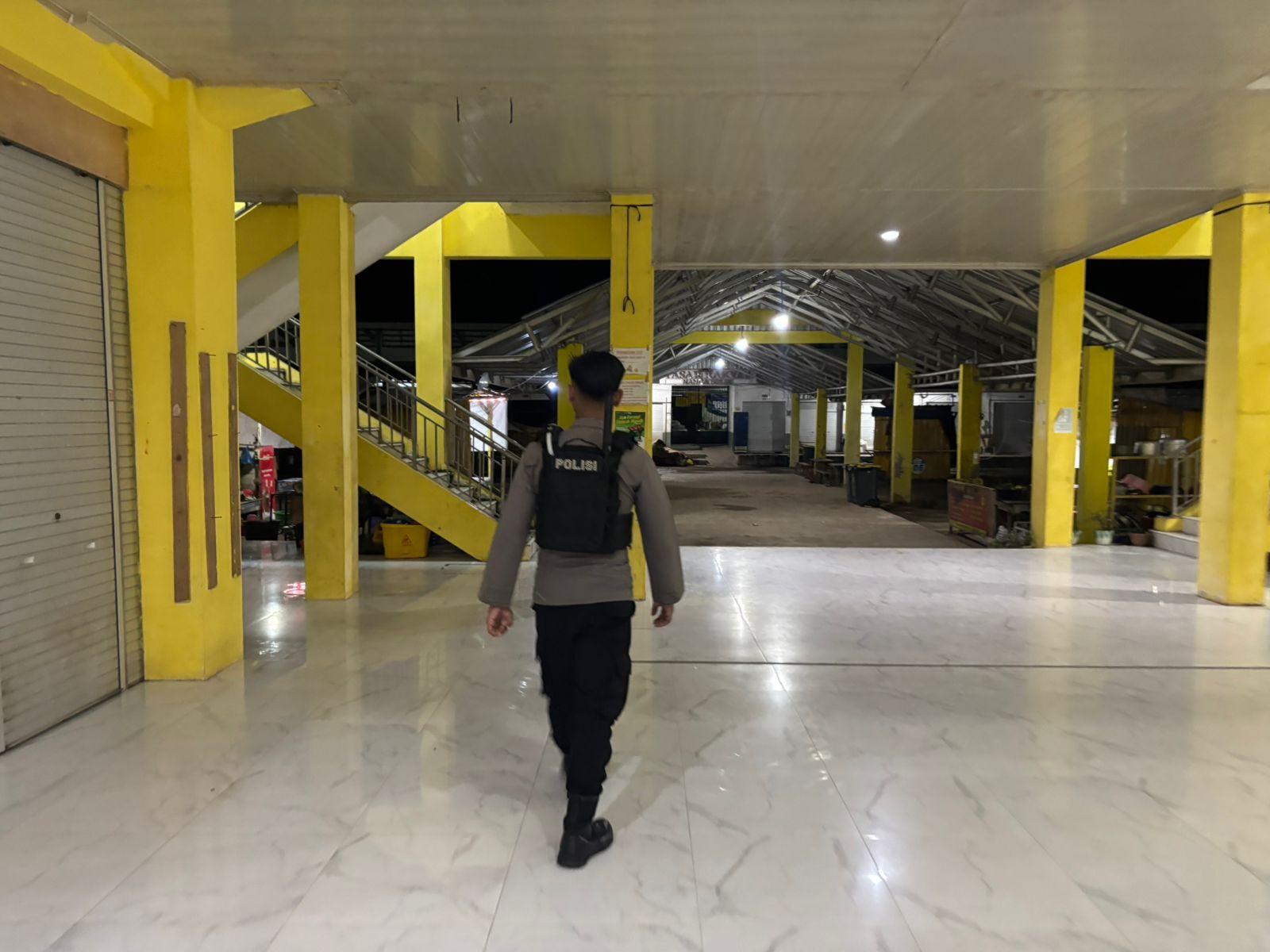 Sat Samapta Laksanakan Sambang Ke Pertokoan