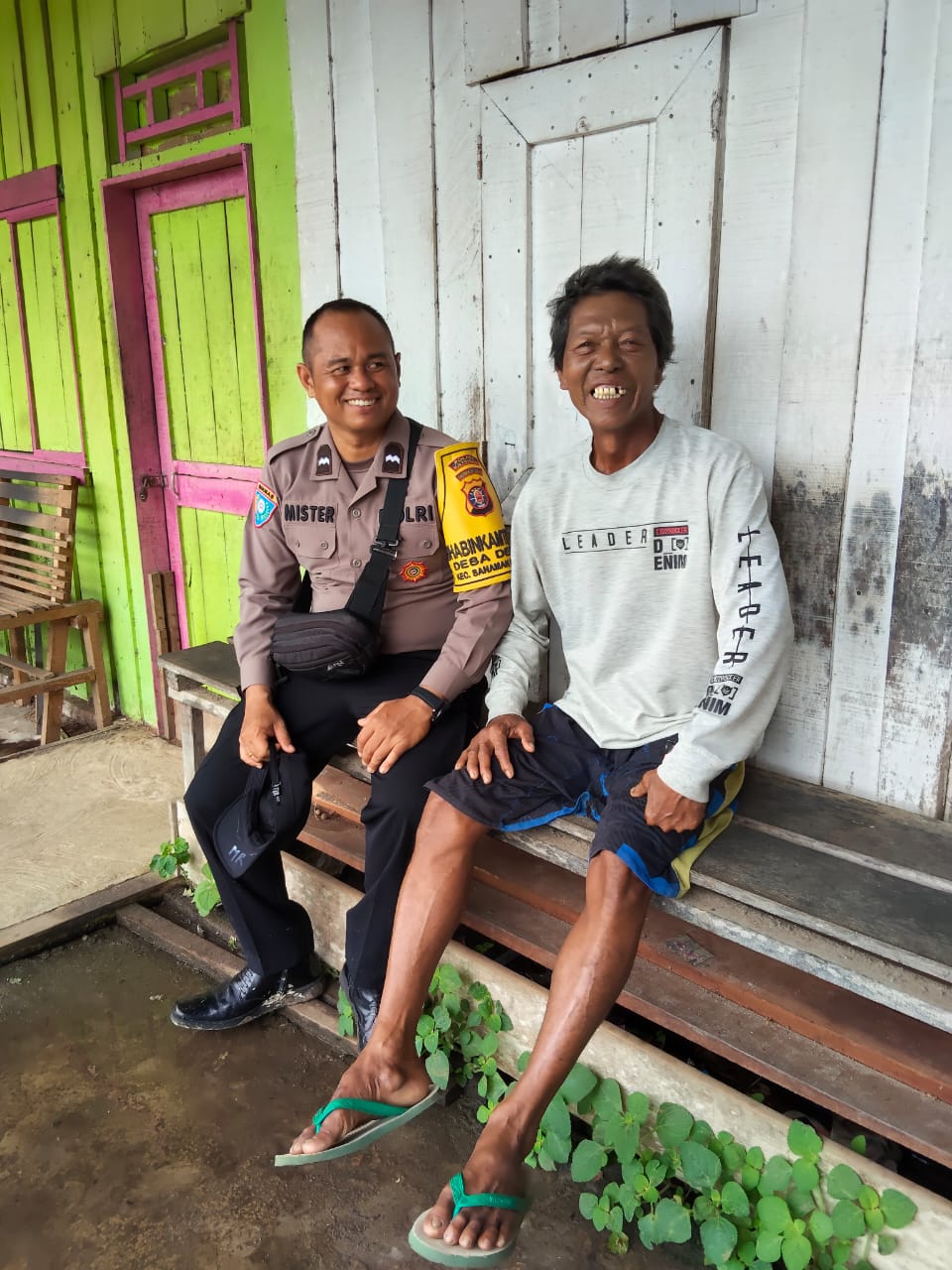 Bhabinkamtibmas Polsek Sanaman Mantikei melaksanakan Patroli sambang Kamtibmas