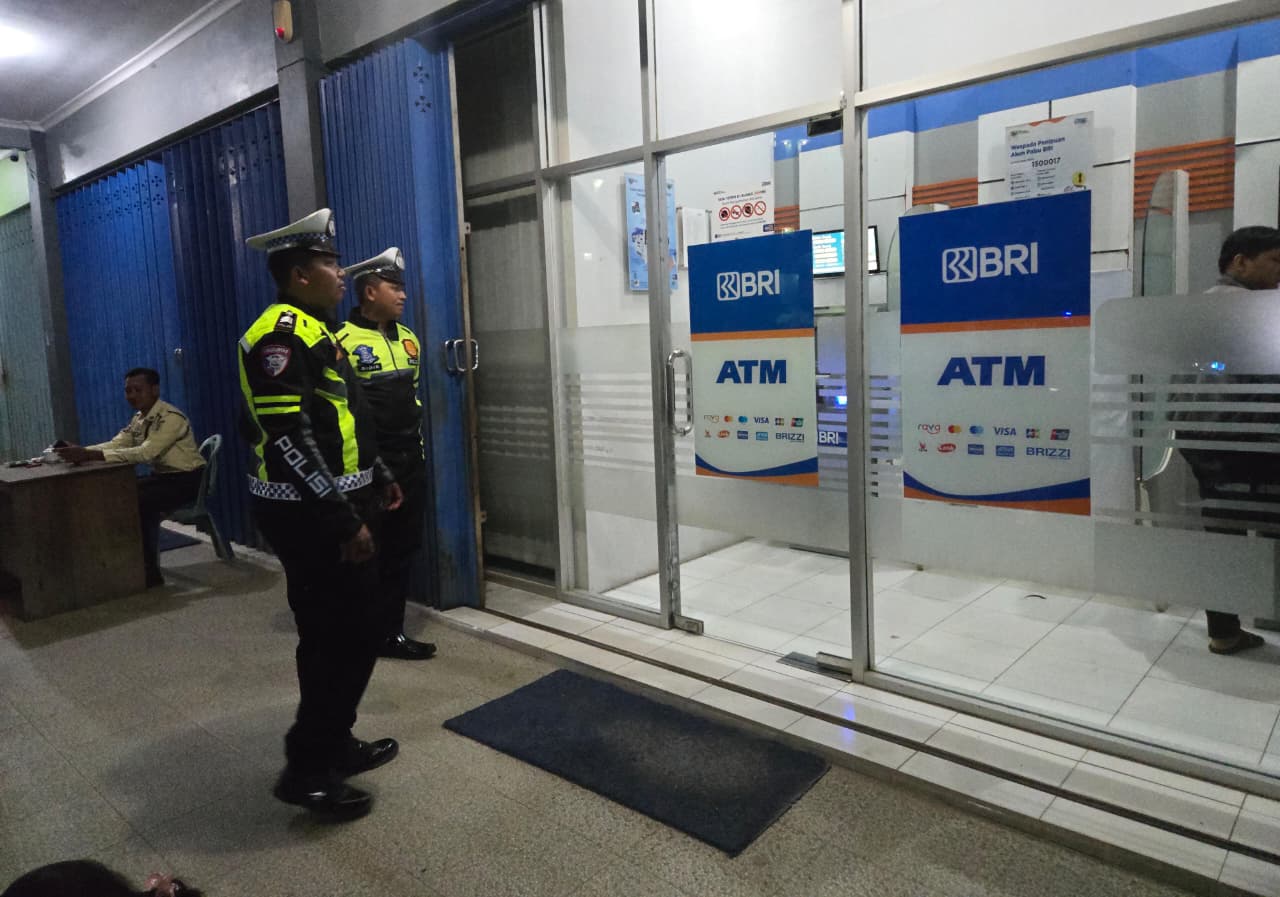 Sat Lantas Polres Lamandau Gelar Patroli Malam di Objek Vital Demi Ciptakan Kamtibmas Kondusif