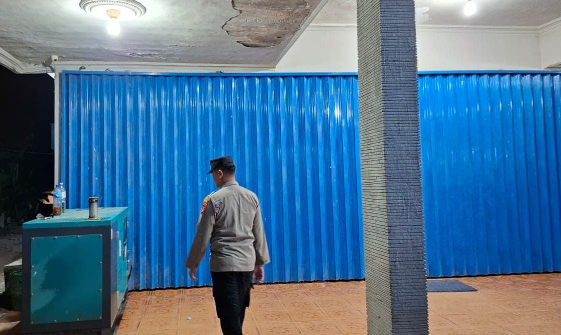 Piket Polsek Patroli kepertokoan diwilkum Polsek Sematu Jaya