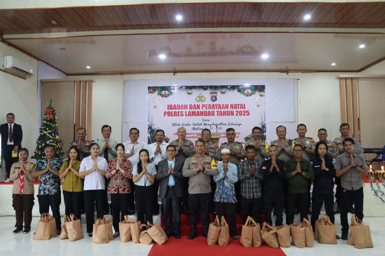 Personel Polres Lamandau Gelar Ibadah Natal Bersama di Aula Tantya Sudhirajati Polres Lamandau