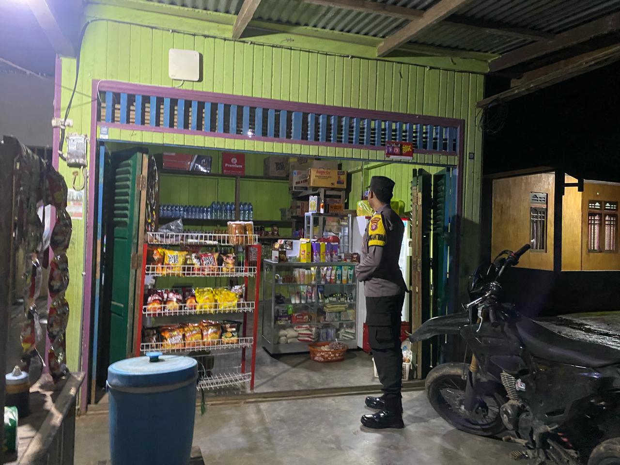 Piket Polsek Delang Silaturahmi Ke Masyarakat