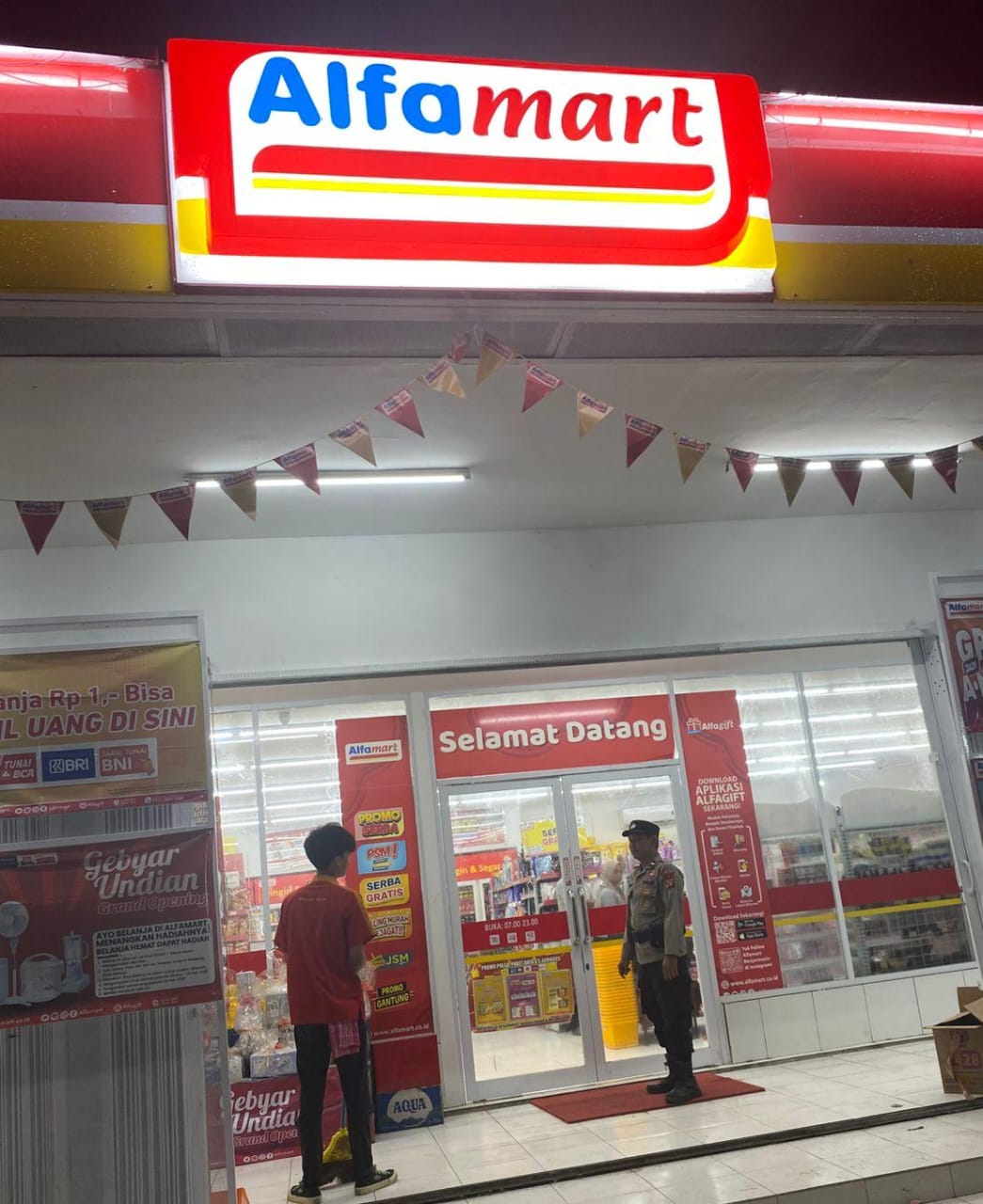 Patroli Polsek Bulik Sambangi Toko Modern, Cegah Aksi Kejahatan