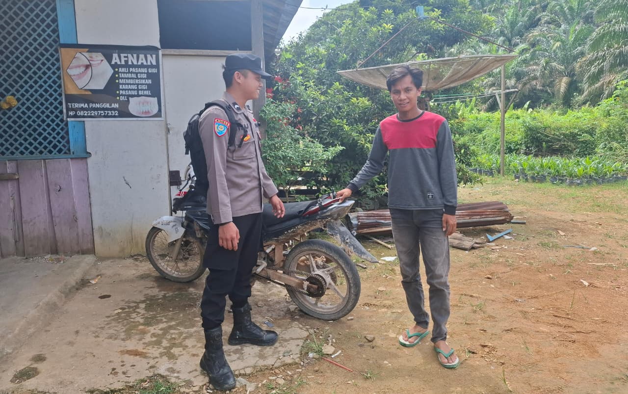 Piket Polsek Lamandau Sambangi Warga, Imbau Pengendara Lebih Berhati-hati di Jalan