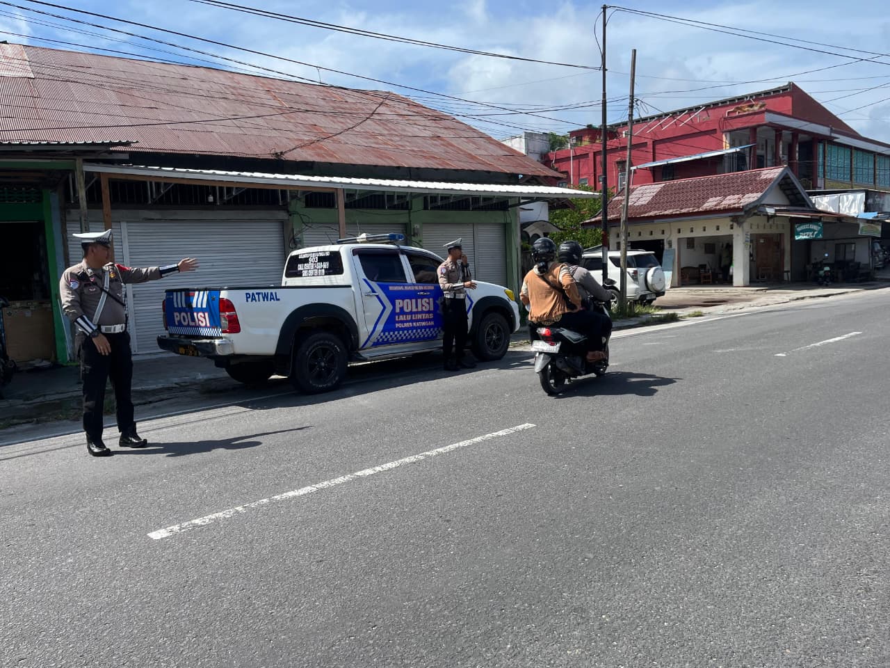 PENLING, Satlantas Polres Katingan Penyuluhan Keliling Kepada Para Pengendara