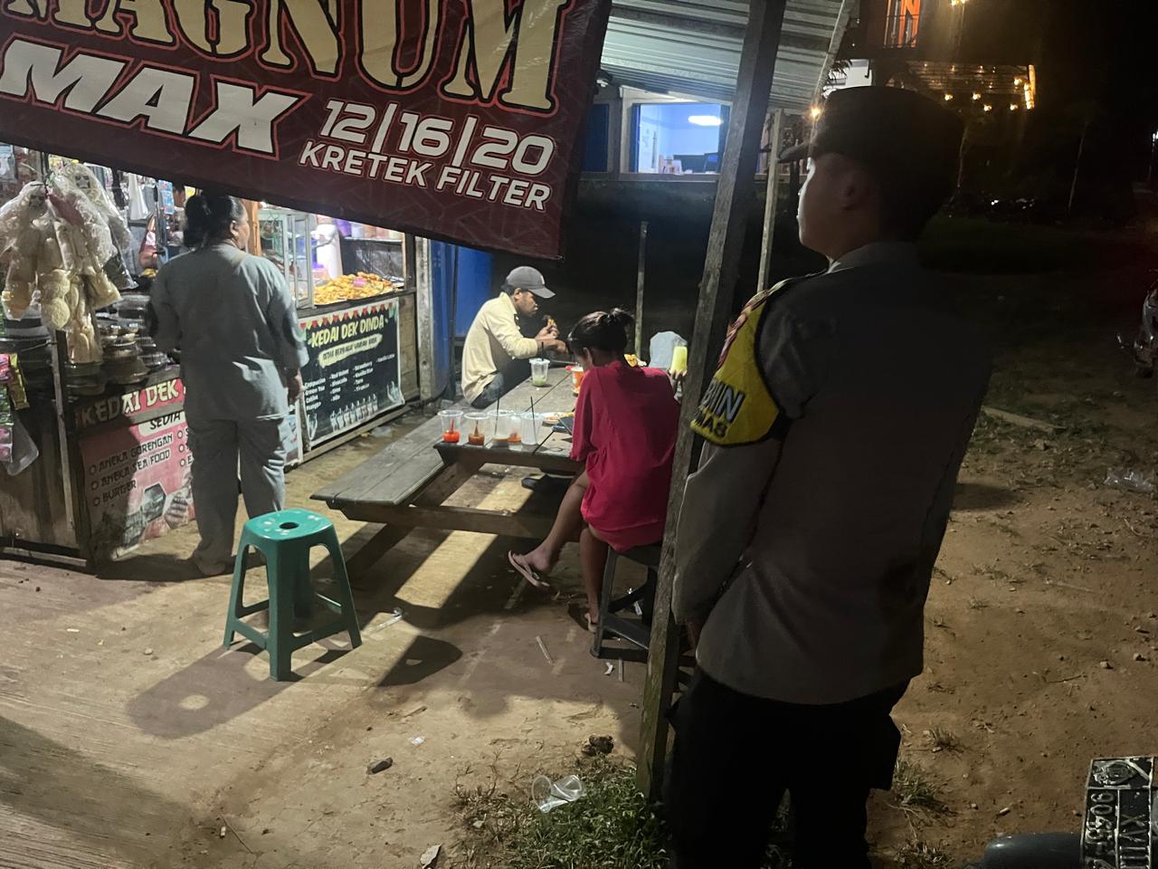 Piket Polsek Lamandau Silaturahmi Ke Pedagang