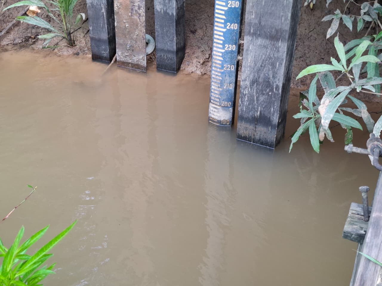 Piket Polsek Cek Debit Air Sungai Lamandau