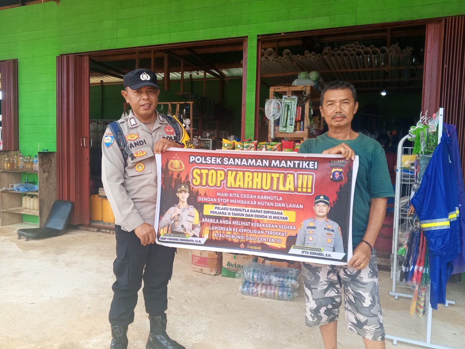 Cegah Kebakaran Hutan dan Lahan Bhabinkambtibmas Polsek Sanaman Mantikei Sosialisasi Karhutla