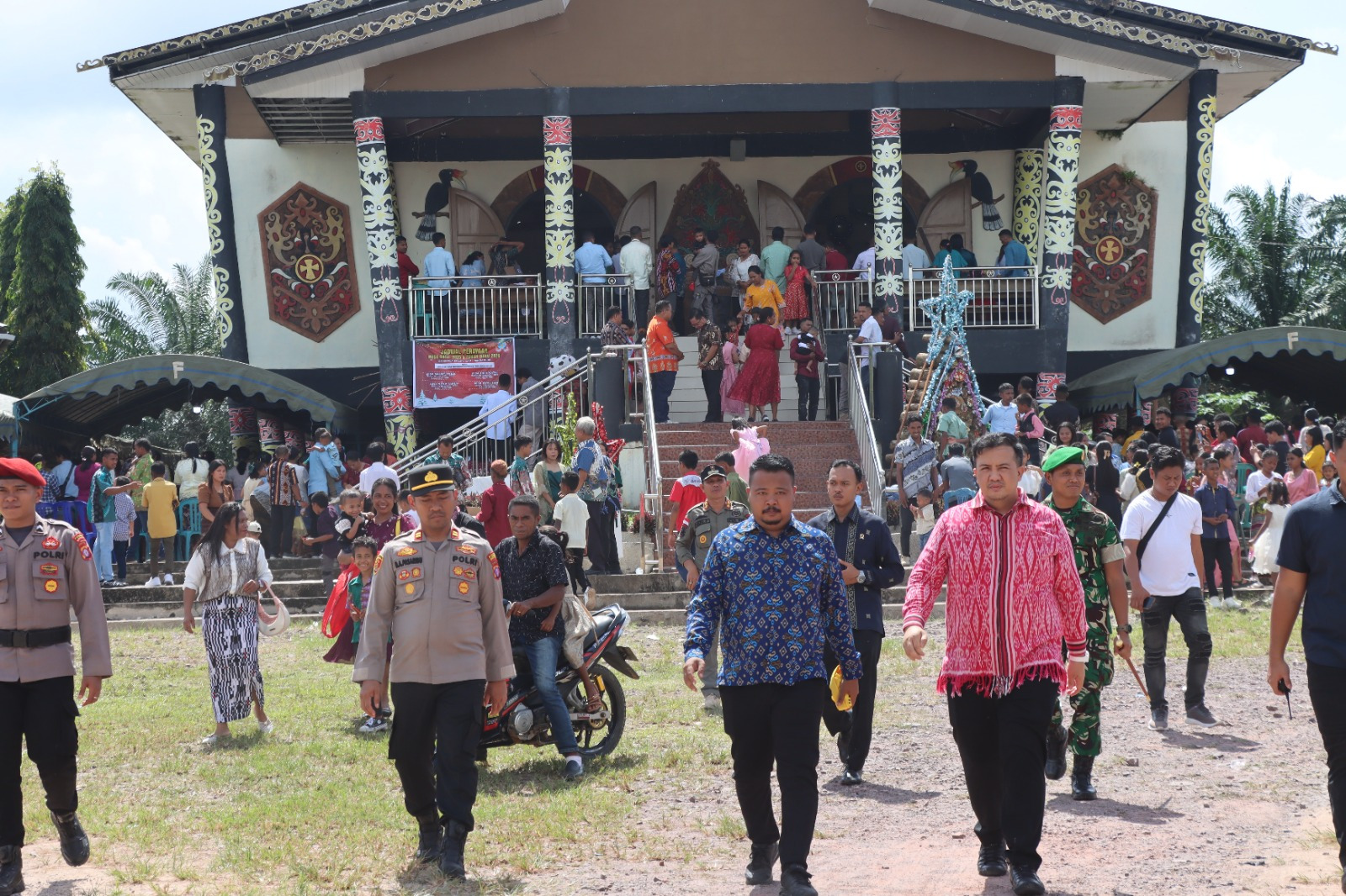Polres Lamandau Laksanakan Patroli Gabungan Bersama Bupati dan Forkopimda ke Gereja serta Pos Yan Pengamanan Natal