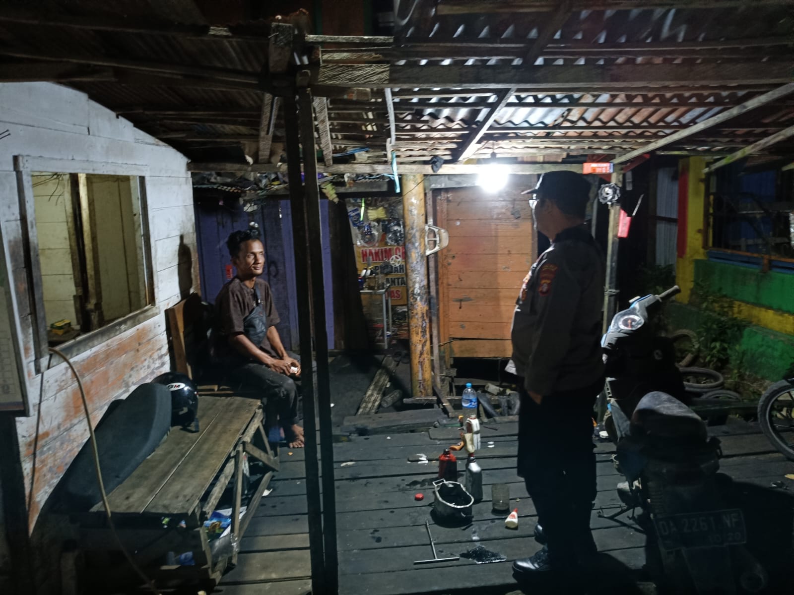 Cegah Terjadinya Premanisme, Polsek Teweh Tengah Himbau Masyarakat Agar Tetap Waspada Beraktivitas Pada Malam Hari