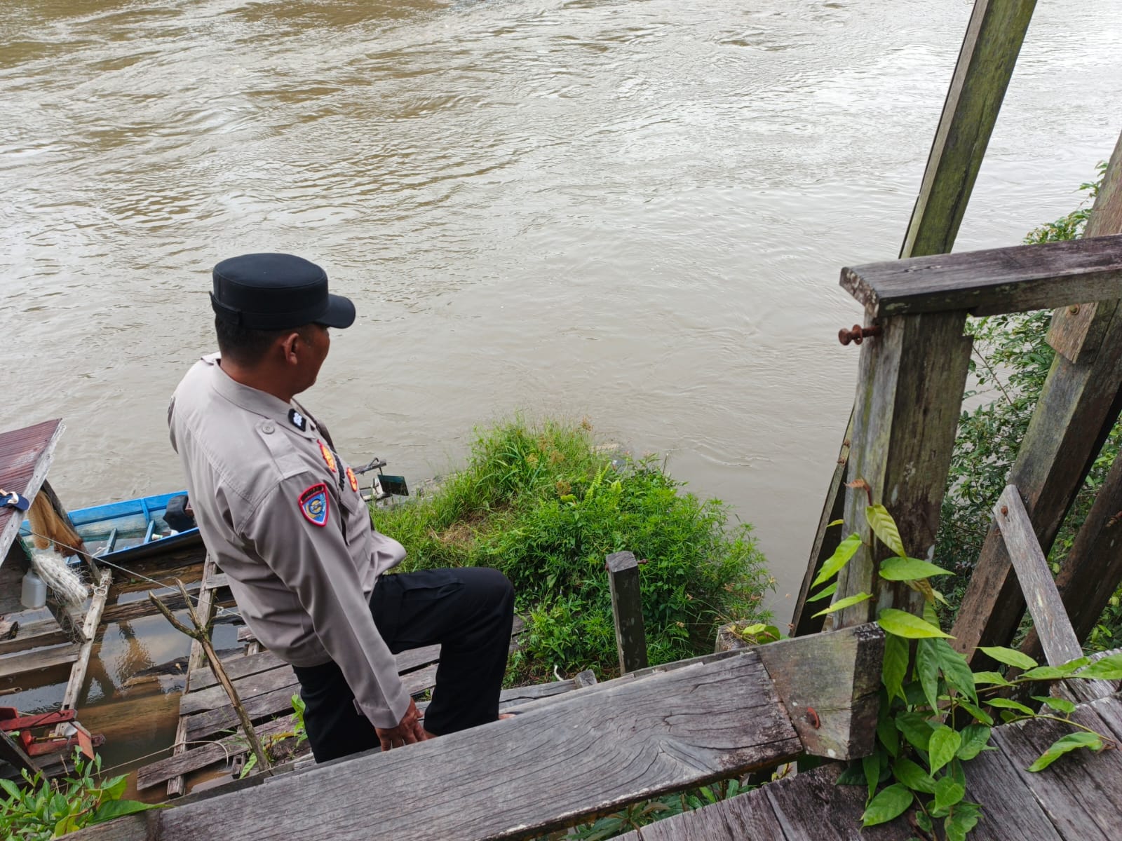 Piket Polsek Cek Debit Air Sungai Lamandau