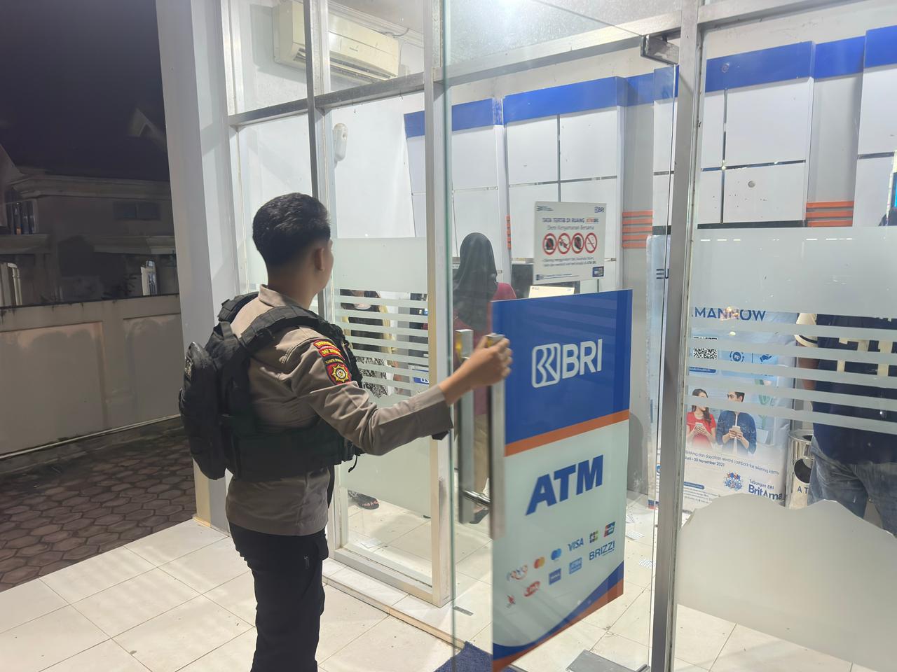 Piket Samapta melaksanakan Patroli di Objek-objek Vital Bank ATM