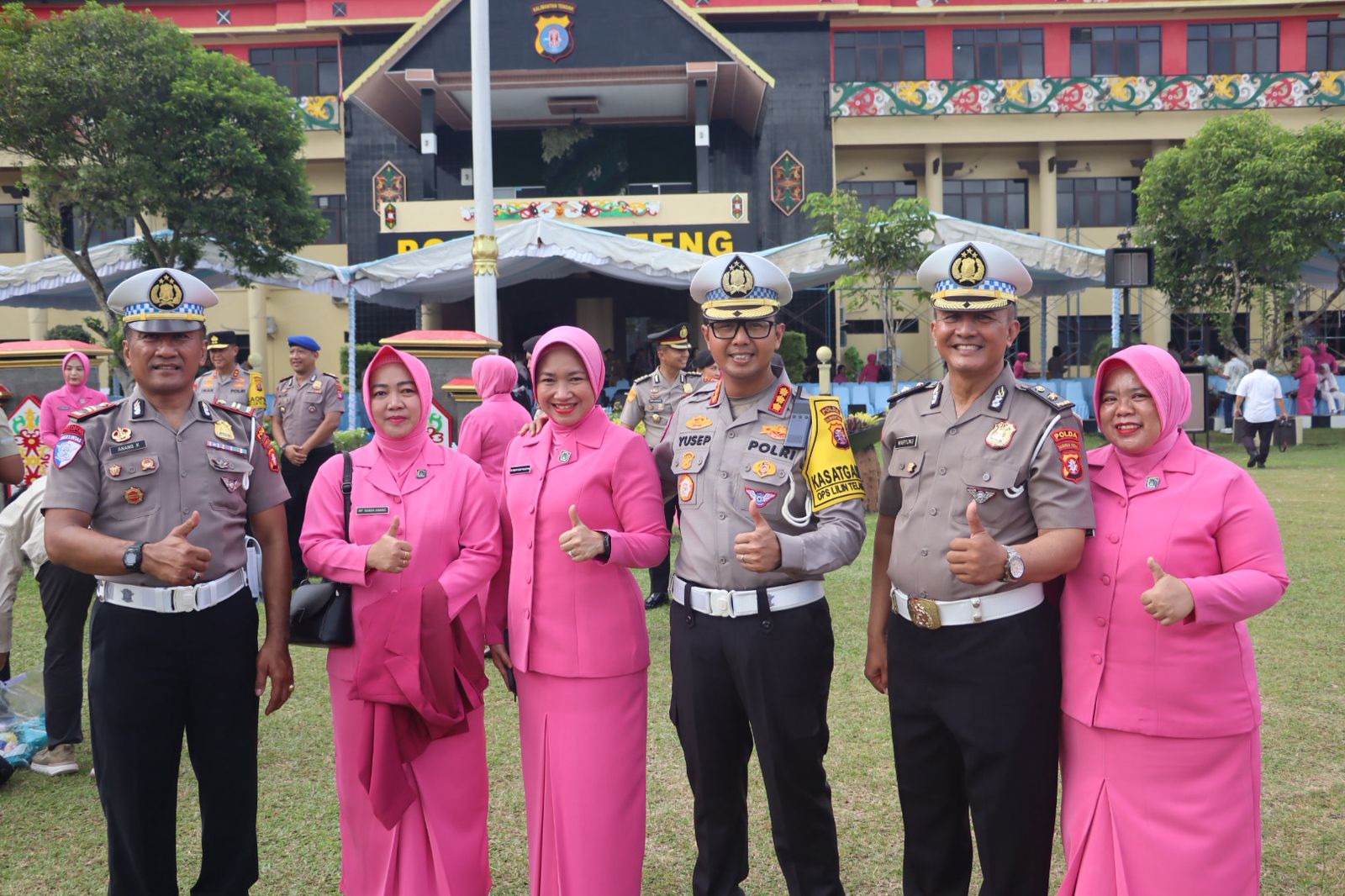 Dirlantas Polda Kalteng Berikan Ucapan Selamat kepada 16 Personel Ditlantas yang Naik Pangkat