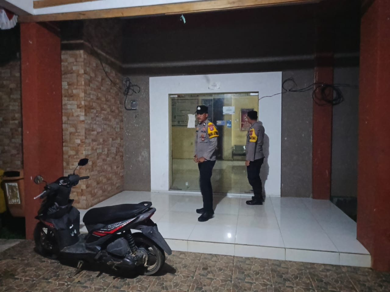 Hadir Di Tengah Masyarakat, Polsek Lamandau Patroli Dialogis Malam Cegah Gangguan Kamtibmas